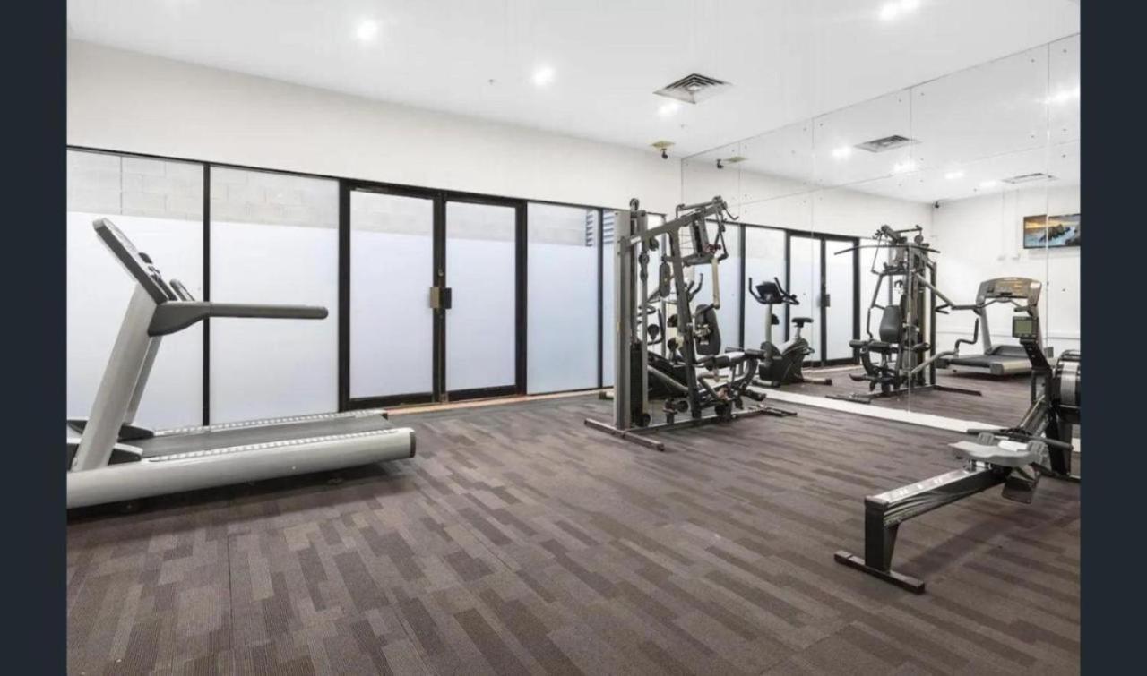 Deluxe Twin In Surfers Paradise - Coasthm *